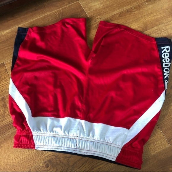 Reebok red athletic shorts in size M - Picture 2 of 4